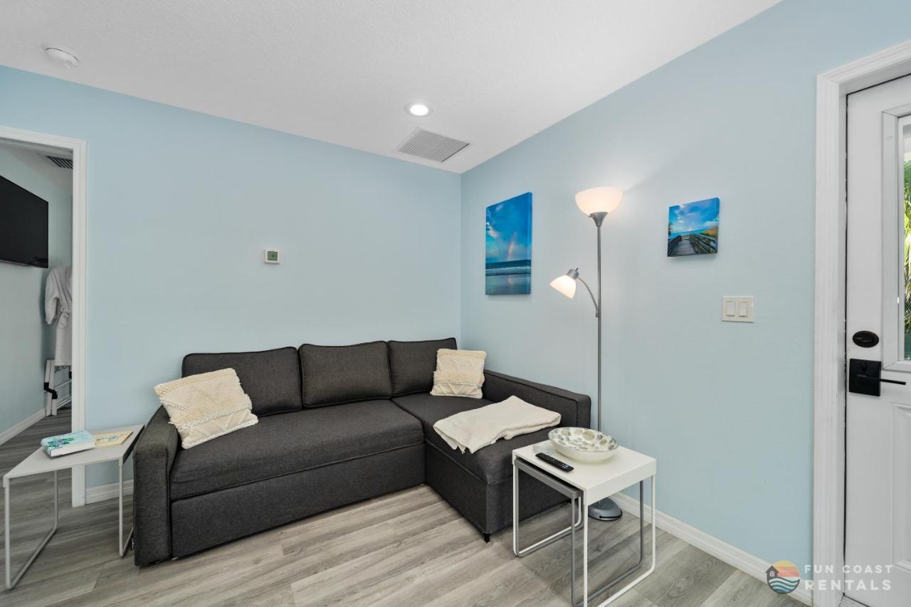 Dog Friendly Loft Steps From Beach With Gas Barbecue Grill And Upstairs Deck! New Smyrna Beach Exterior foto
